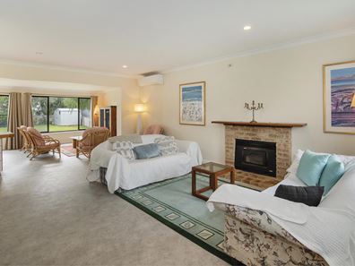 19 Marshall Street, Quindalup WA 6281