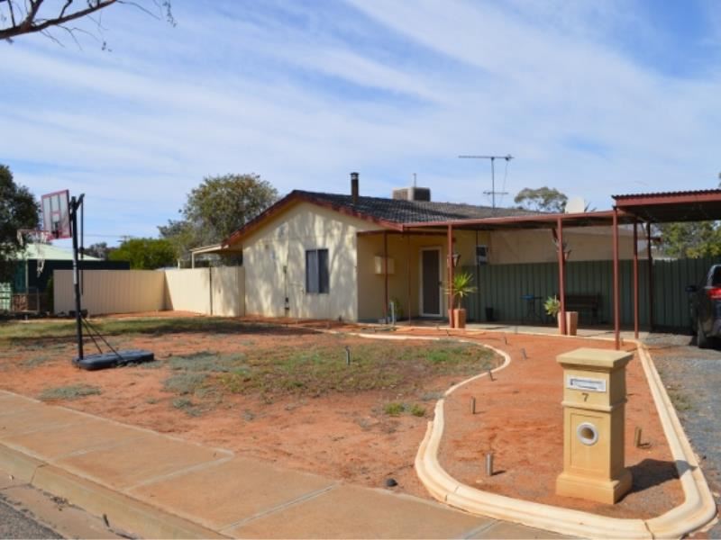 7 Oleosa Court, Kambalda West WA 6442