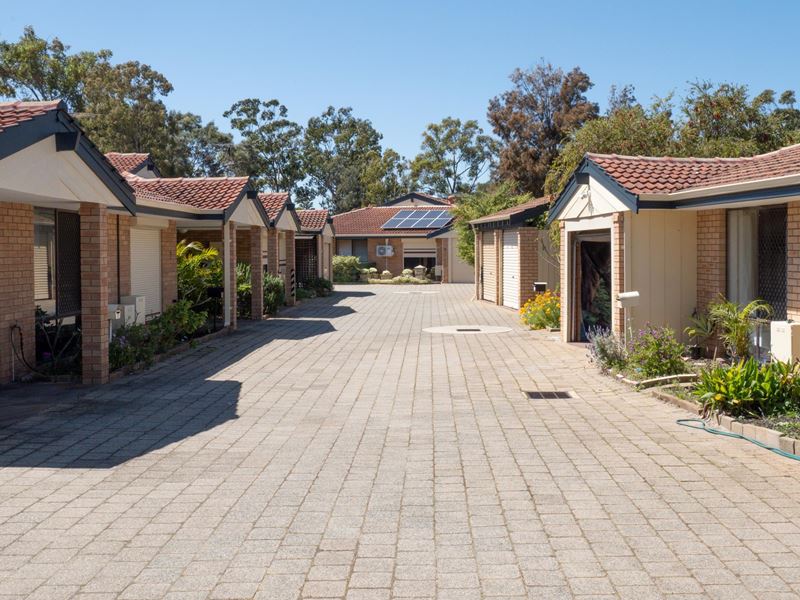 10/10 Soraya Place, Cooloongup