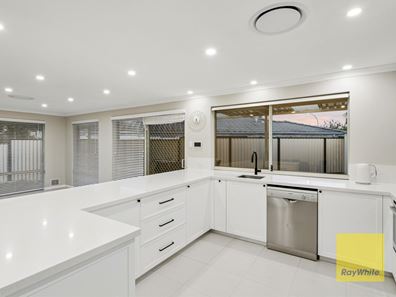 21 Narrier Close, South Guildford WA 6055