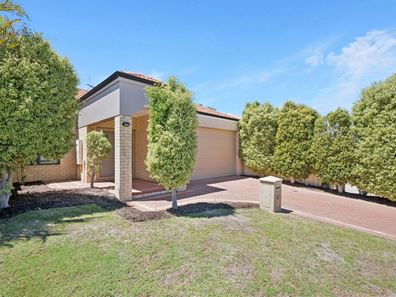 12 Traminer Way, Pearsall WA 6065