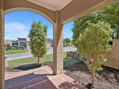 12 Traminer Way, Pearsall WA 6065