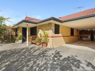 4/27 John  Street, Armadale WA 6112