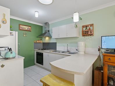 4/27 John  Street, Armadale WA 6112
