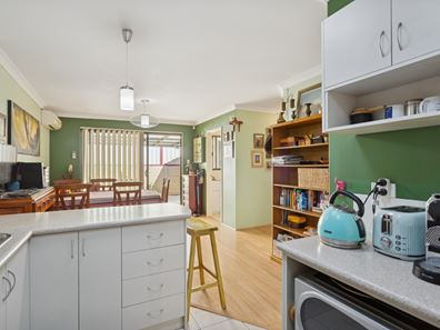 4/27 John  Street, Armadale WA 6112