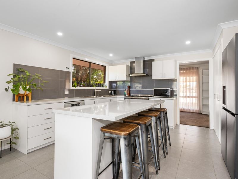 369 Collins Street, West Lamington WA 6430