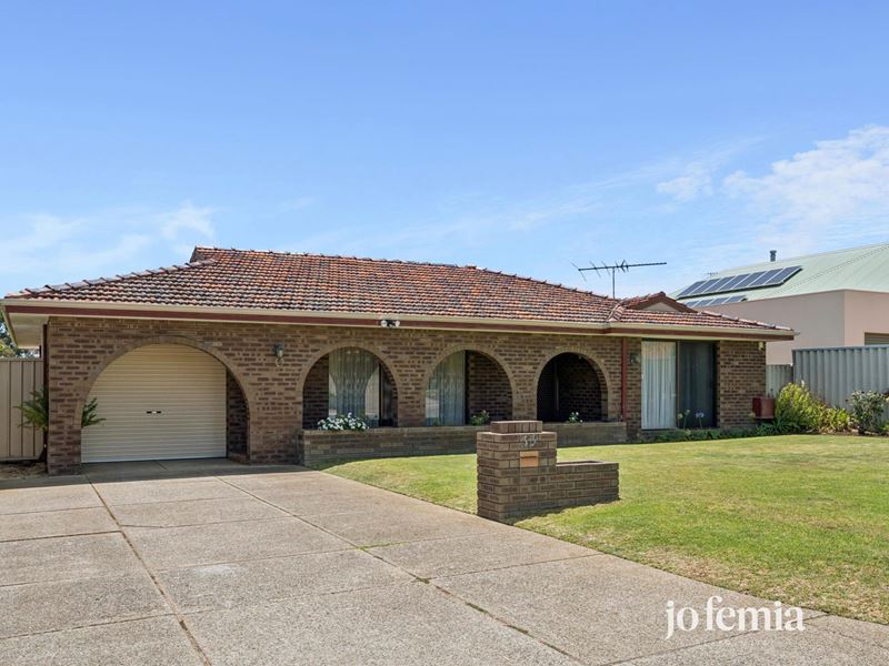 33 Grebe Street, Stirling WA 6021