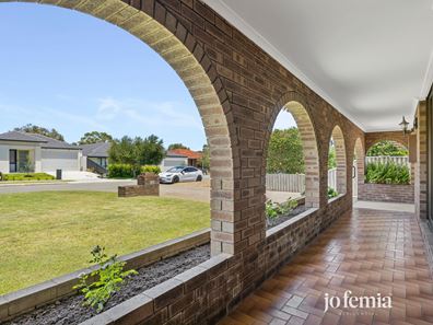 33 Grebe Street, Stirling WA 6021