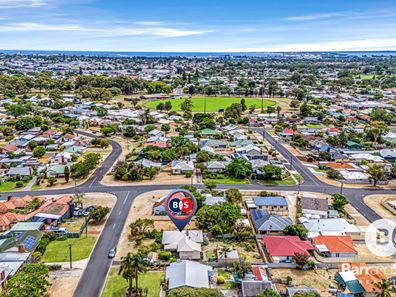 3 Teeluk Road, Carey Park WA 6230