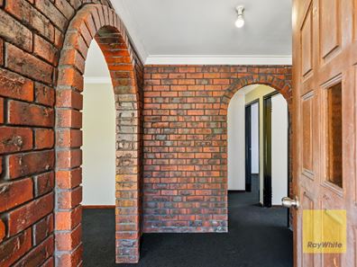 27 Christowe Drive, Swan View WA 6056