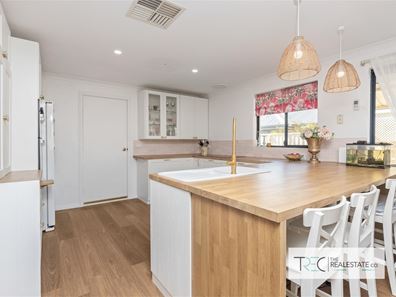 11 Podman Turn, Madora Bay WA 6210