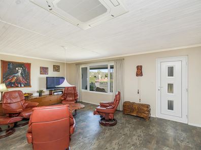 89 Blanchard Road, Swan View WA 6056