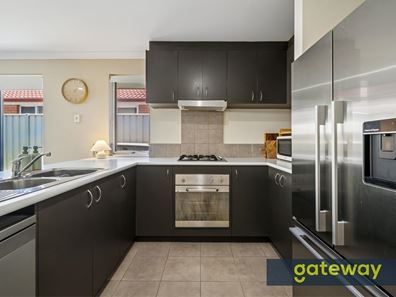 8/39 Barfield Road, Hammond Park WA 6164
