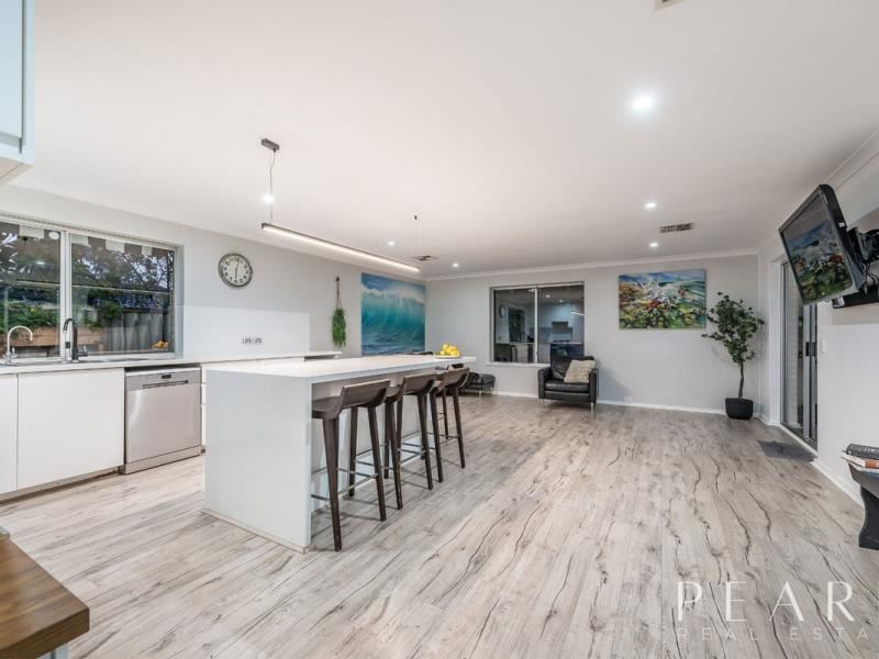 24 Contour Drive, Mullaloo WA 6027