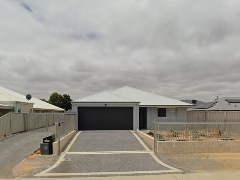 4 Edwin Crescent, Bluff Point