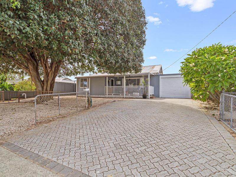 43 Dorothy Avenue, Falcon