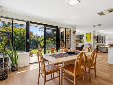 27 Little River Cove, Jane Brook WA 6056