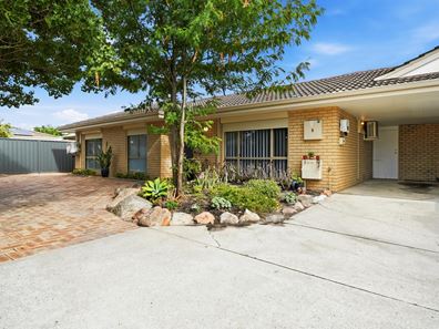 9/12 Farnaby Lane, Beckenham WA 6107