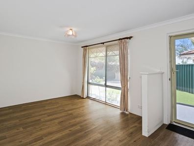 5A Hibiscus Rise, Halls Head WA 6210
