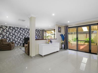 16 Denia Rise, Bennett Springs WA 6063