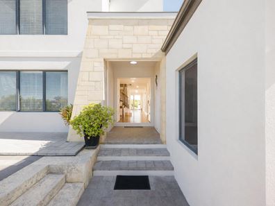 16 Hackney Way, Yanchep WA 6035