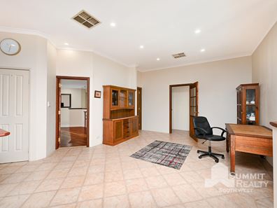 11 Sundew Trail, Glen Iris WA 6230