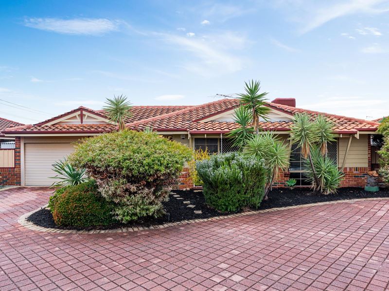 8/12 Deschamp Road, Morley WA 6062