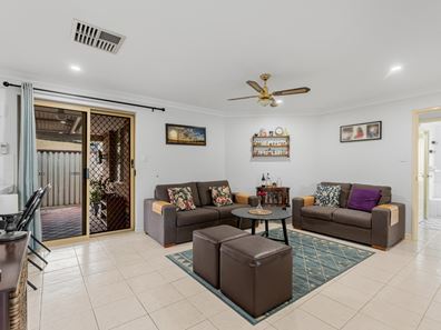 8/12 Deschamp Road, Morley WA 6062