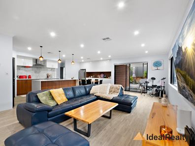 36 Greywacke Entrance, Piara Waters WA 6112