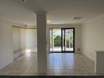10 Mangrove Circuit, Banksia Grove WA 6031