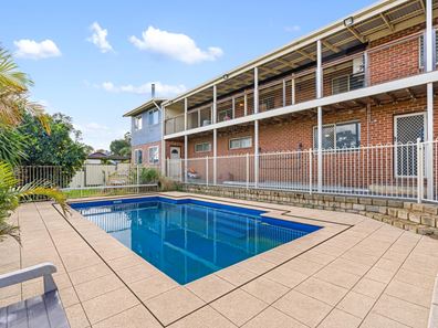12 Sapphire Court, Mount Richon WA 6112