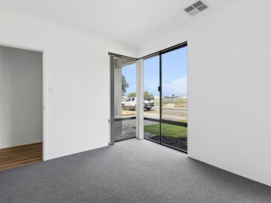 32 Blossom Parkway, Henley Brook WA 6055
