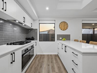 15 Stanford Circuit, Aveley WA 6069