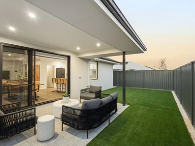 15 Stanford Circuit, Aveley WA 6069