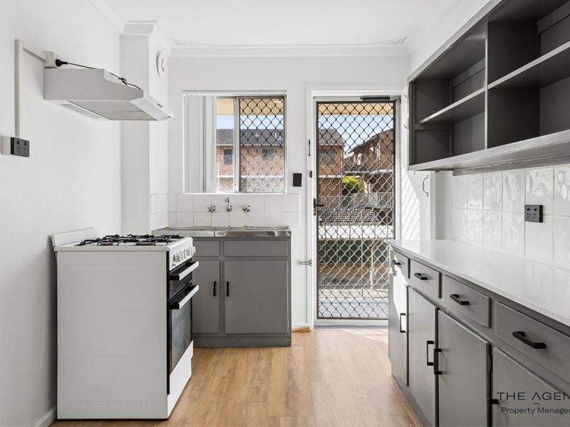 21A/305 Harborne Street, Glendalough WA 6016