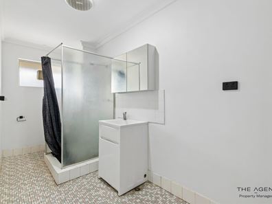 21A/305 Harborne Street, Glendalough WA 6016