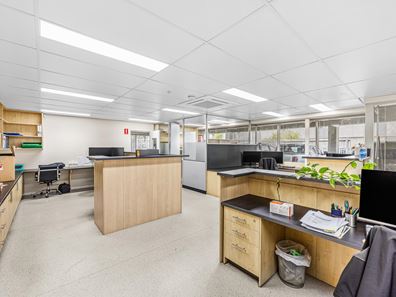 16-18 Elgee Road, Bellevue WA 6056