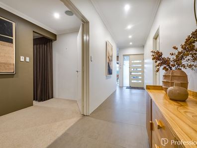 58 Jennapullin Crescent, Ellenbrook WA 6069