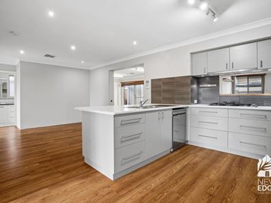 9 Nabberu Loop, Cooloongup WA 6168