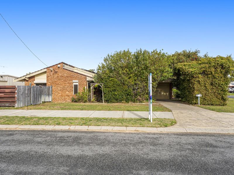 1 Rotohine Place, Cooloongup WA 6168