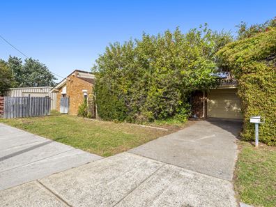 1 Rotohine Place, Cooloongup WA 6168