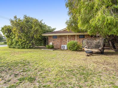 1 Rotohine Place, Cooloongup WA 6168