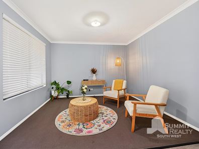 10 Kooyar Bend, Dalyellup WA 6230