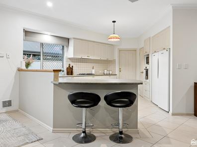 9 Manderstone Way, Canning Vale WA 6155