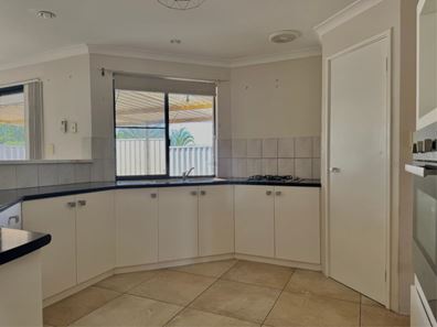 75 Templetonia Promenade, Halls Head WA 6210