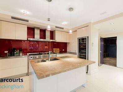 14 Pembroke Court, Warnbro WA 6169