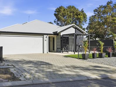 10 Cinnabar Loop, Byford WA 6122