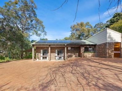 52 Chaucer Way, Kalamunda WA 6076