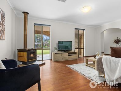 7 Bruce Court, Leeming WA 6149