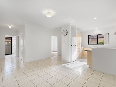 2/8 Toledo Close, Cannington WA 6107